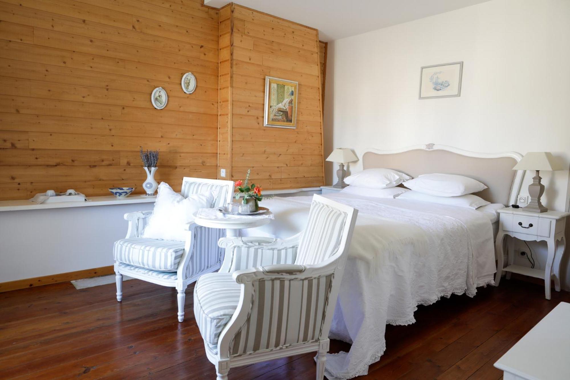 Le Patio Des Senteurs Bed and Breakfast Verzeille Εξωτερικό φωτογραφία