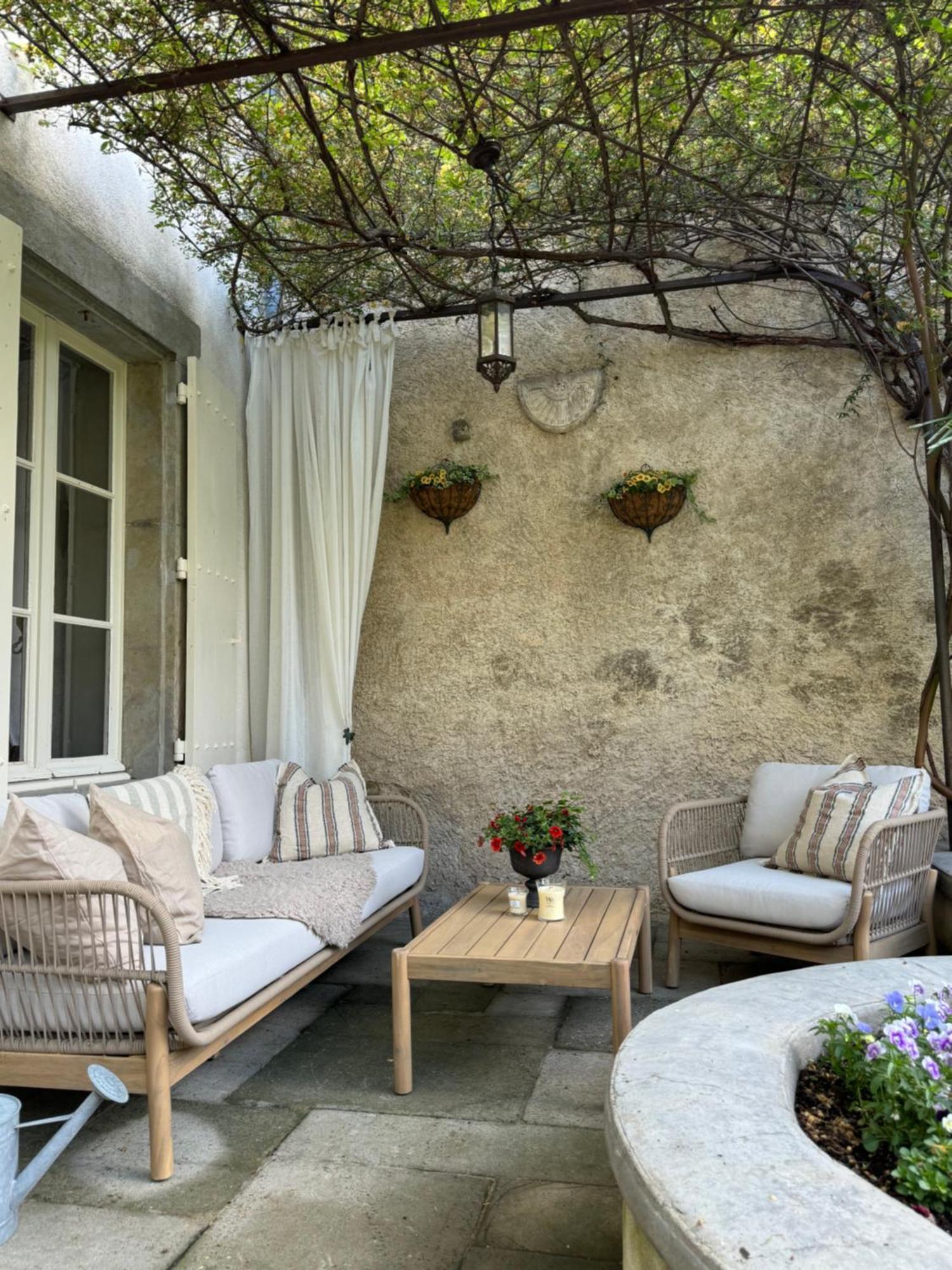 Le Patio Des Senteurs Bed and Breakfast Verzeille Εξωτερικό φωτογραφία